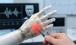 Acıyı Hisseden Yapay Deri Devrimi!