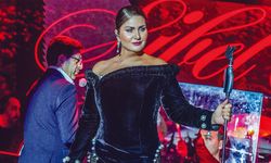 Sibel Can Kıbrıs'ta sahneye çıktı