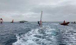 Foça rüzgarında şampiyonluk dansı