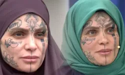 Sosyal medyada herkes aynı şeyi soruyor: 'Kim bu yüzü dövmeli kadın?'