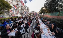 Büyükşehir iftar sofrasını Karşıyaka’da kurdu