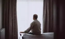 Uzman uyardı: Uzun süreli yalnızlık halk sağlığı tehdidine dönüşüyor