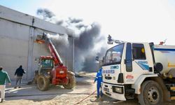 İnşaat malzemeleri deposunda yangın