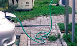 Elektrikli araç sahipleri dikkat: Yağmurda şarj güvenli mi?