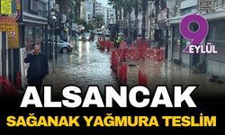 İzmir sağanağa teslim: Alsancak'ta esnaf tepkili