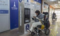 İzmir’den “özgürlük istasyonu”: Tekerlekli sandalye kullanan yurttaşlara kesintisiz destek