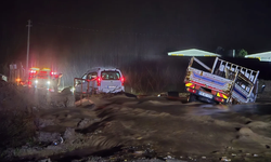 İstanbul-İzmir Otoyolu’nda heyelan paniği: Yol çift yönlü trafiğe kapatıldı