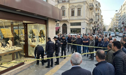 İzmir’in Kalbi Alsancak’ta Silah Sesleri