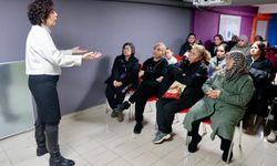 Medeni Kanun’un kazanımları Konak’ta masaya yatırıldı