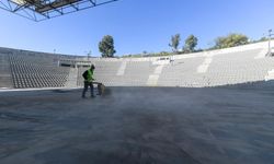 Bornova’daki Aşık Veysel Amfi Tiyatro yeni sezona yenilenmiş haliyle hazırlanıyor