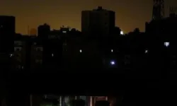 Tahran karanlığa büründü