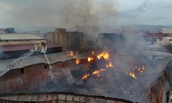 Buca’daki yangında Büyükşehir itfaiyesinin zamanla yarışı