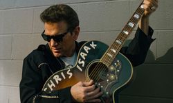Rock müziğin efsanevi sesi Chris Isaak Türkiye turnesine çıkıyor
