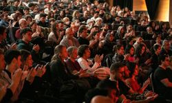 İzmir Şehir Tiyatroları'ndan 27 Mart'a çifte sahnede ücretsiz kutlama