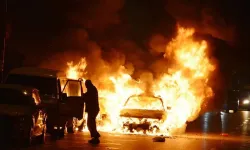 700 araç alev alev yandı