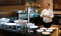 Depremzede şef, Hatay mutfağını İzmir'de iftar sofralarına taşıyor