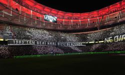 Beşiktaş-Galatasaray derbisinde taraftarlardan özel koreografi