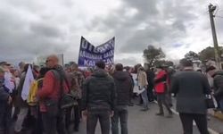 Özelleştirme tepkisi: Urla’da yol kısa süreliğine kapatıldı