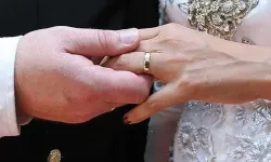 Genç çiftlere 250 bin TL faizsiz kredi: Şartlar netleşti, başvurular başladı