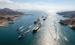 Hürmüz Boğazı'nda büyük hareketlilik