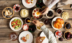 Sahurda mideyi rahatlatan besinler: Gün boyu konforlu bir oruç için uzmanlardan öneriler