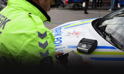 İzmir’de trafikte tehlikeli hareket: Otobüsü durduran taksiciye 182 bin lira ceza