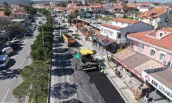 Çeşme’nin yolları yaz sezonuna hazırlanıyor