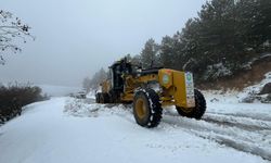 Spil Dağı’nda kar mesaisi: Manisa’da bayramda yollar açık tutuldu