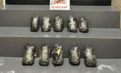 İzmir’de otomobilde 10 kilo metamfetamin ele geçirildi