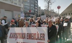 Karşıyaka'da emekliler sokakta; Hakkımızı istiyoruz