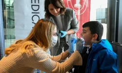 İşitme engelli öğrencilere hem sağlık taraması hem tarih yolculuğu