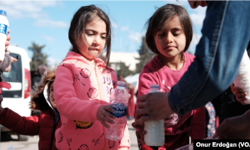 İzmir'den depremzede çocuklara temiz su hamlesi!