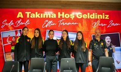 Göztepe'de genç voleybolculardan imza: Altyapıdan profesyonelliğe geçiş