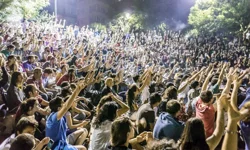 Gençlerin mutsuzluğu Meclis gündeminde: Tanrıkulu’ndan önerge