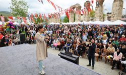 Selçuk'ta 23 Nisan şenlikle kutlandı