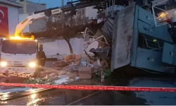 İzmir'de feci kaza; 1 yaralı