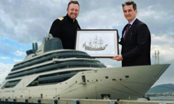 Çeşme Ulusoy Limanı yılın ilk kruvaziyerini ağırladı