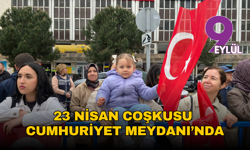 İzmir’de 23 Nisan coşkusu Cumhuriyet Meydanı’nda