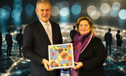 İzmir iş dünyası temsilcileri "Türkiye Yüzyılı Yatırım İçin Güçlü Merkez Programı"nı değerlendirdi