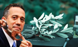 Başarır'dan zeytin dalı ve kelepçe