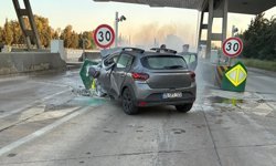 Menemen'de feci kaza: Otomobil alev aldı, sürücü kurtarılamadı