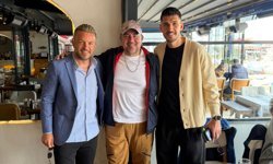 Ata Demirer'den Altay'a destek