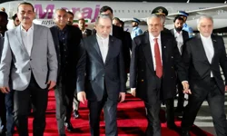 Pakistan'da tarihi zirve başladı! Piyasaları yakından ilgilendiriyor