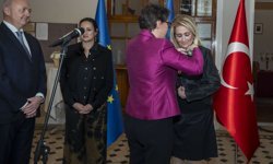 Sarper’e Fransa’dan Şövalye nişanı