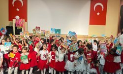 Çiğli’de miniklerden 23 Nisan coşkusu: Hastane bahçesi bayram yerine döndü