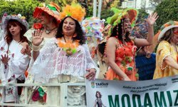 Portakal Çiçeği Karnavalı’nda renkli kortej