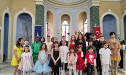 Küçük Parmaklardan Dev Performans:   Aziz Vukolos’ta Çizgi Film Rüzgarı...