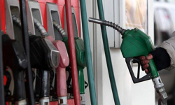 Akaryakıtta dalga dalga değişim: Motorine zam geldi, indirim kapıda