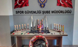Göztepe otobüsünde şok! Meşale ve bıçaklar ele geçirildi