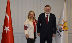 İGC'den AK Parti İzmir İl Başkanı Bilal Saygılı'ya ziyaret: Belgeli habercilik ve etik ilkelerden taviz vermeyeceğiz